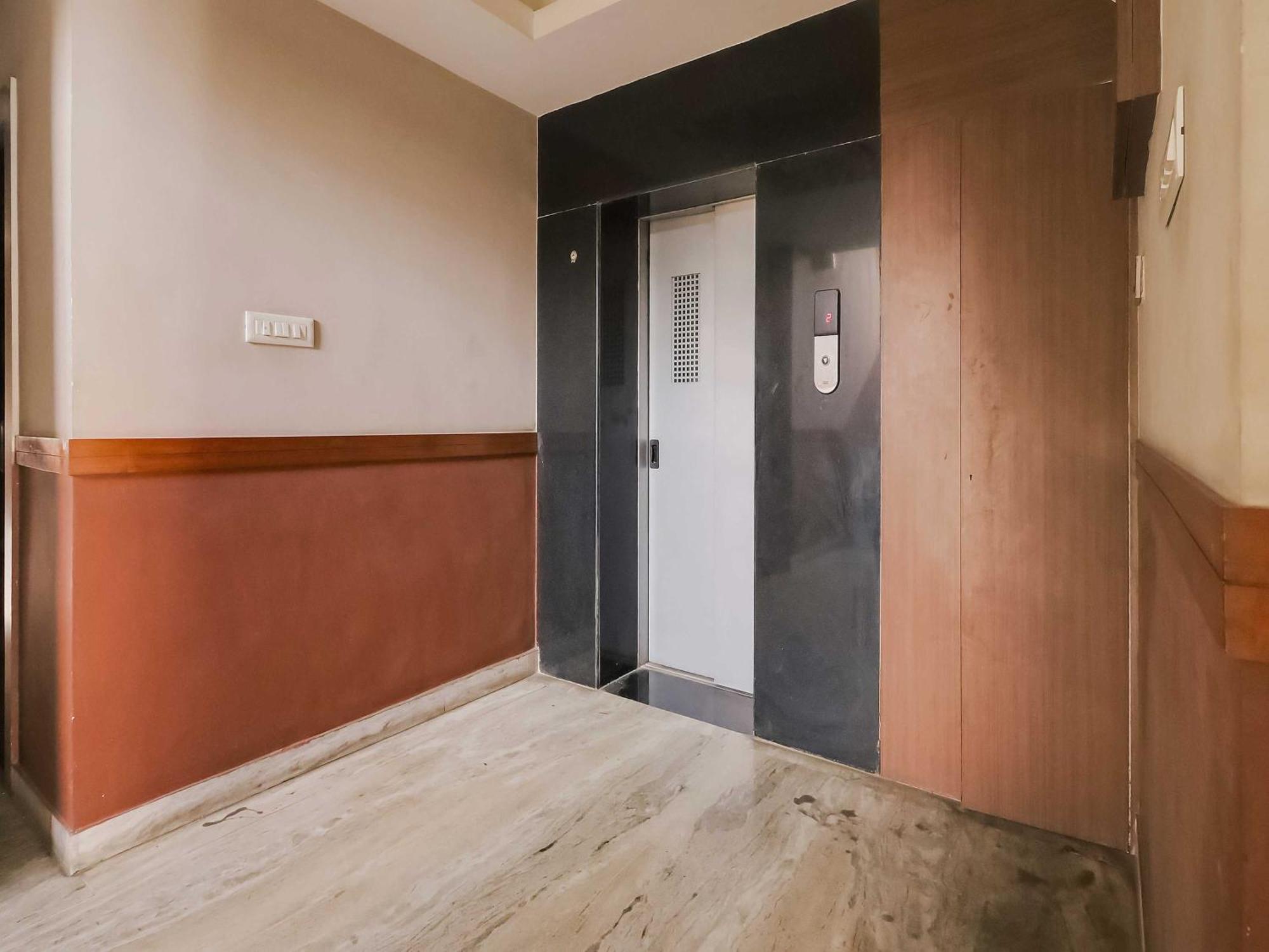 Hotel O Nirvana Lodge Guwahati Exterior foto