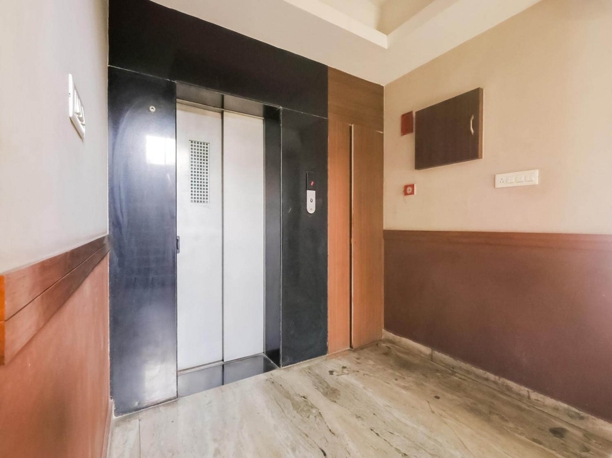 Hotel O Nirvana Lodge Guwahati Exterior foto